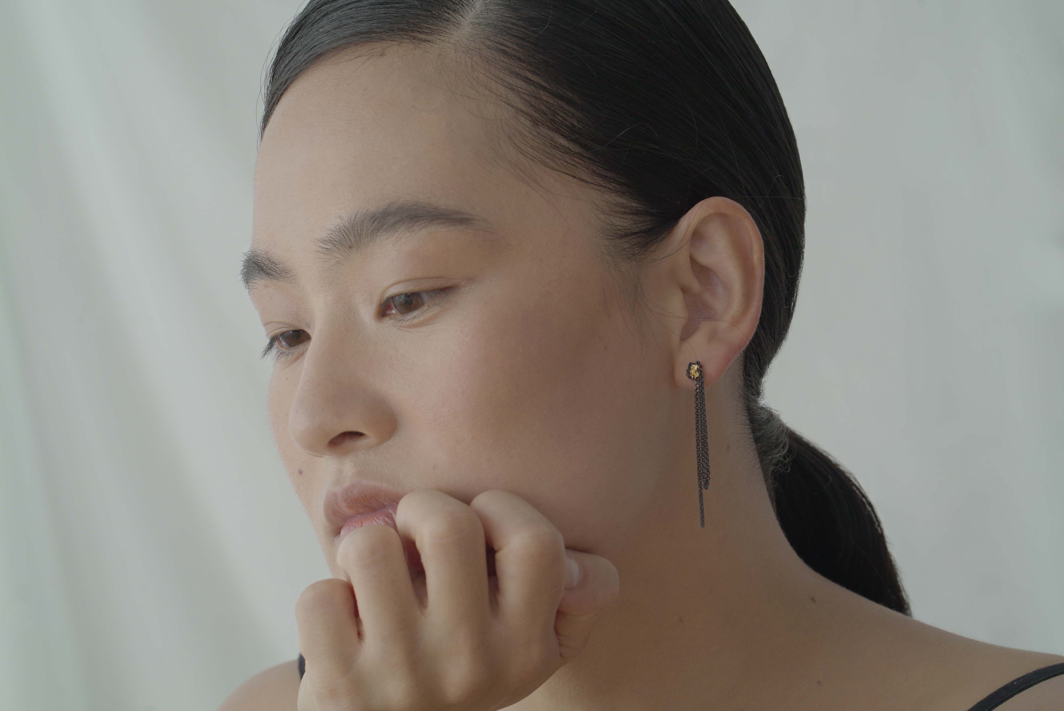 Knot earrings with 18k gold