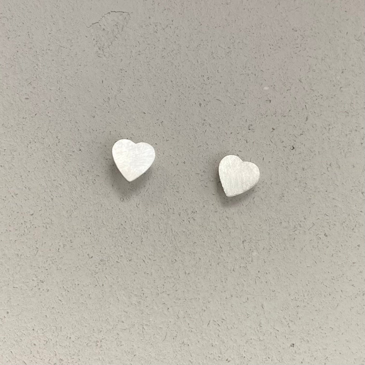 Heart studs oxidized