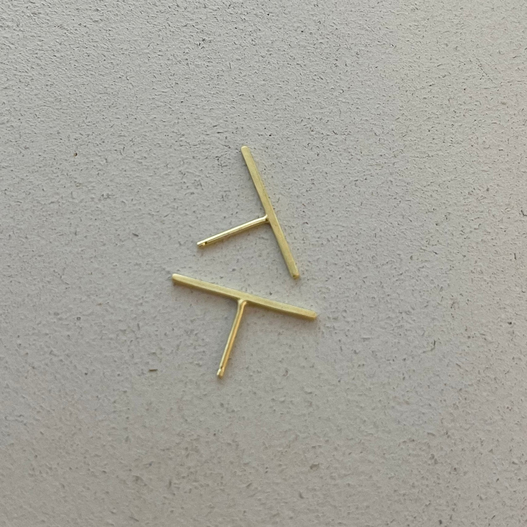 Thin line earrings - medium