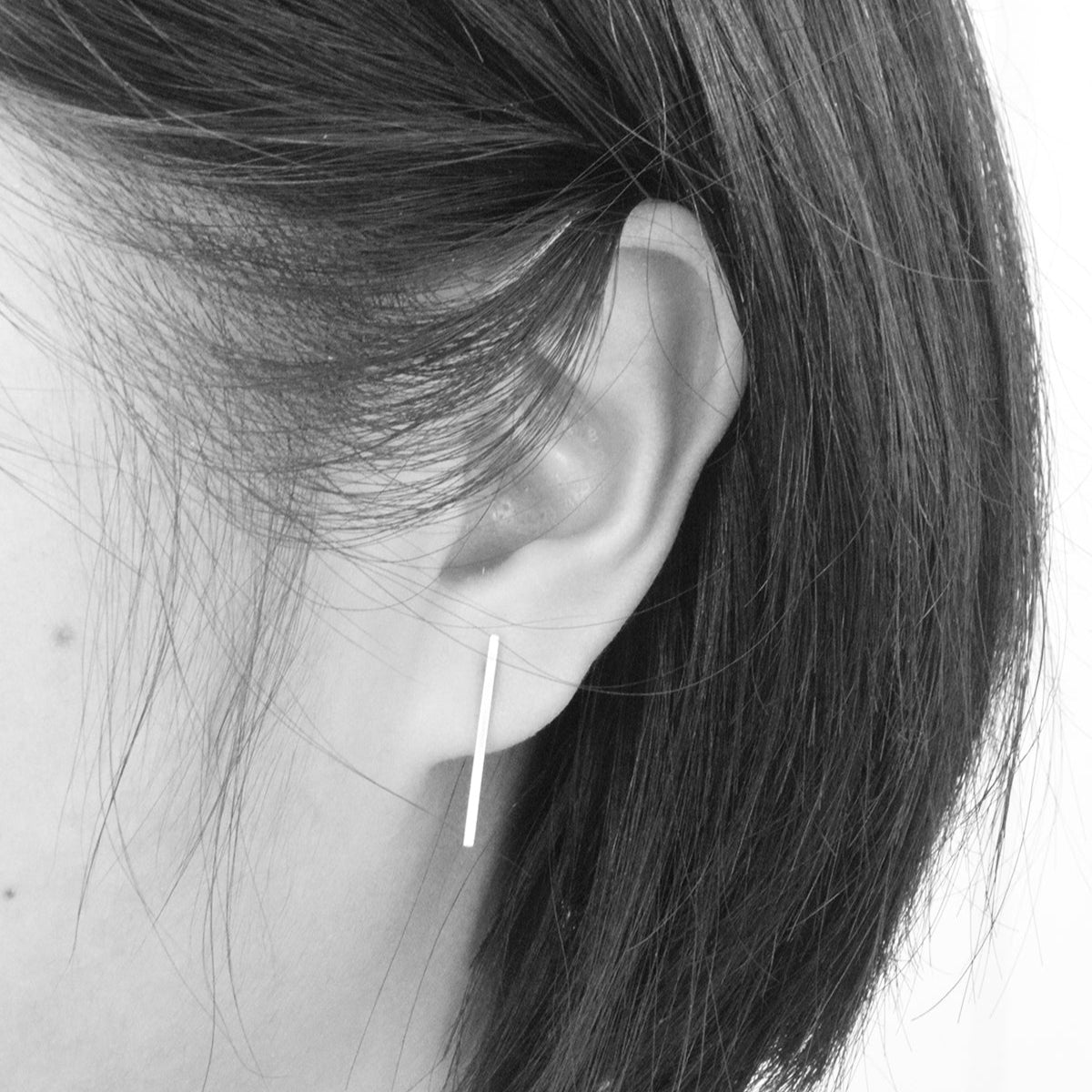 Thin line earrings - medium