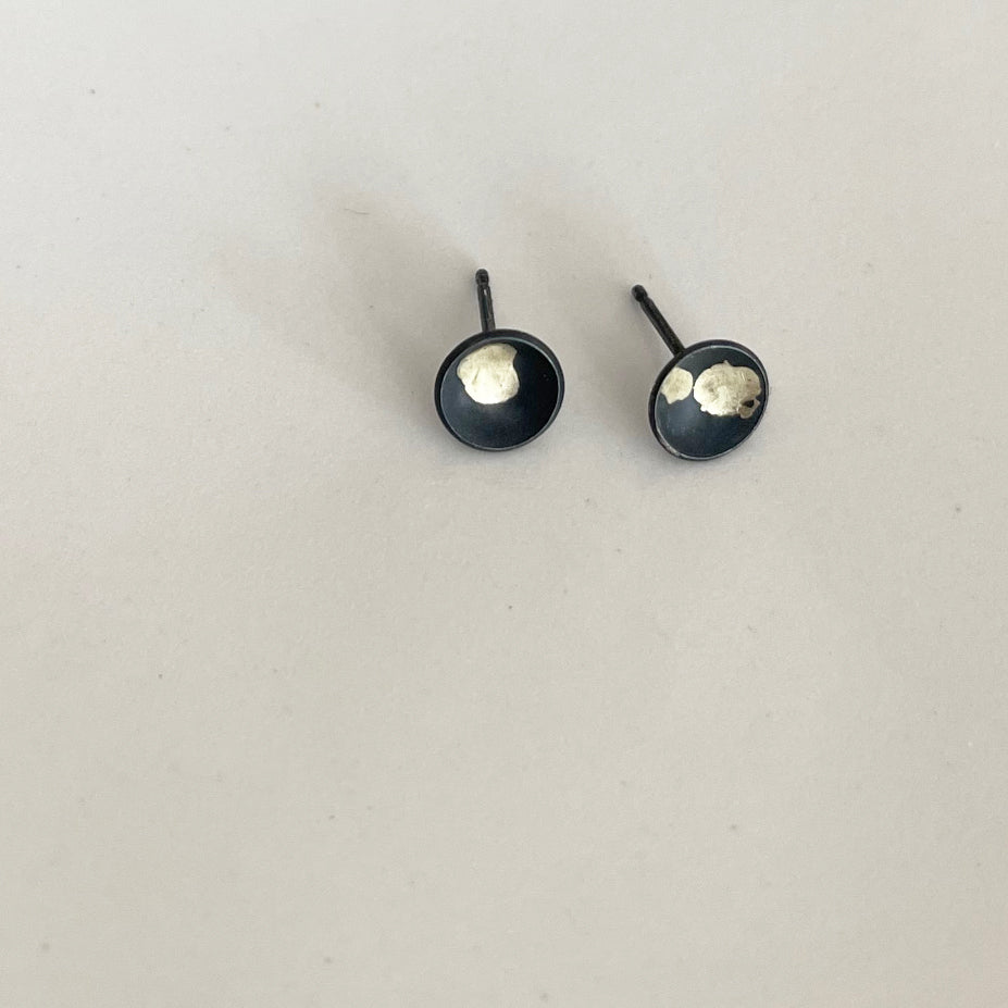 Moon studs 8mm w/gold accent