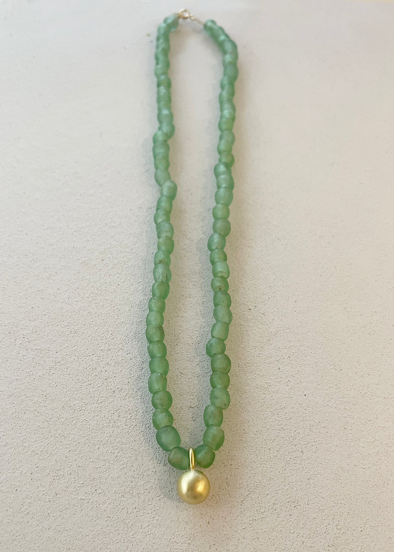 TURQUOISE GLASS BEADS NECKLACE W/BALL PENDANT