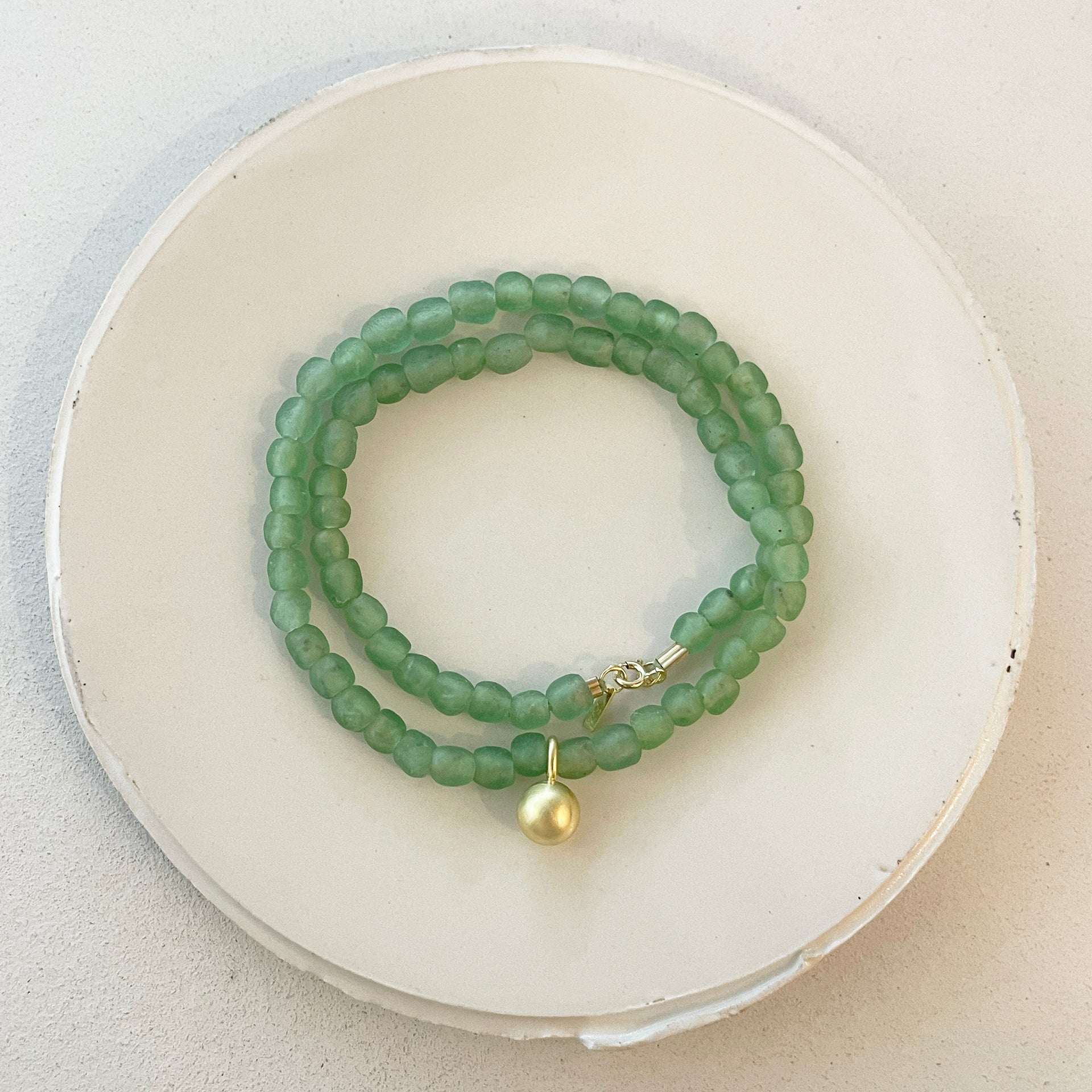 TURQUOISE GLASS BEADS NECKLACE W/BALL PENDANT