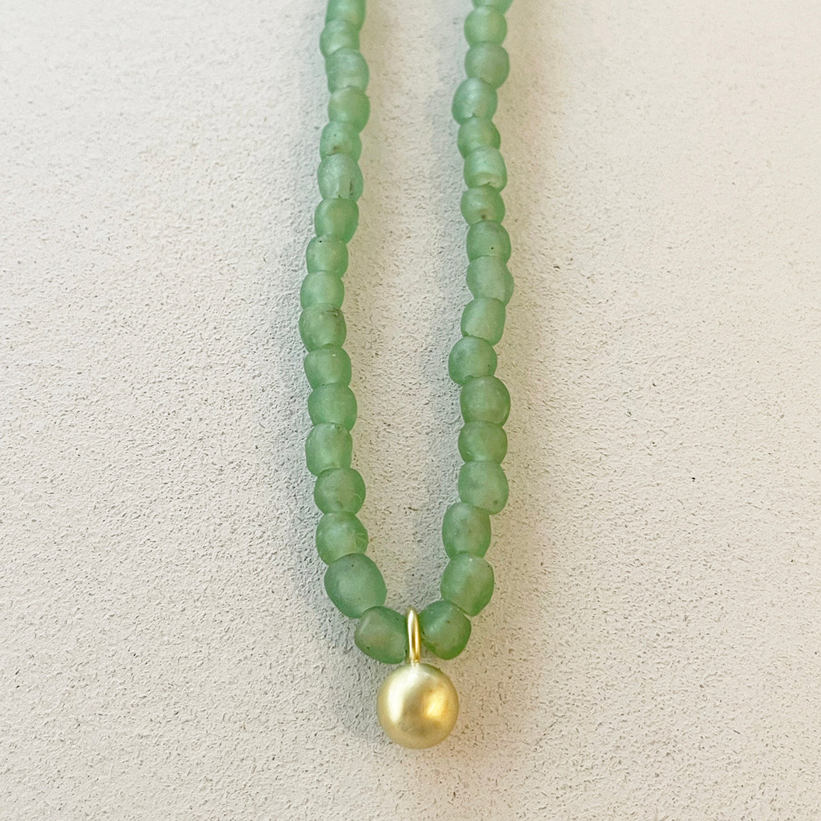 TURQUOISE GLASS BEADS NECKLACE W/BALL PENDANT