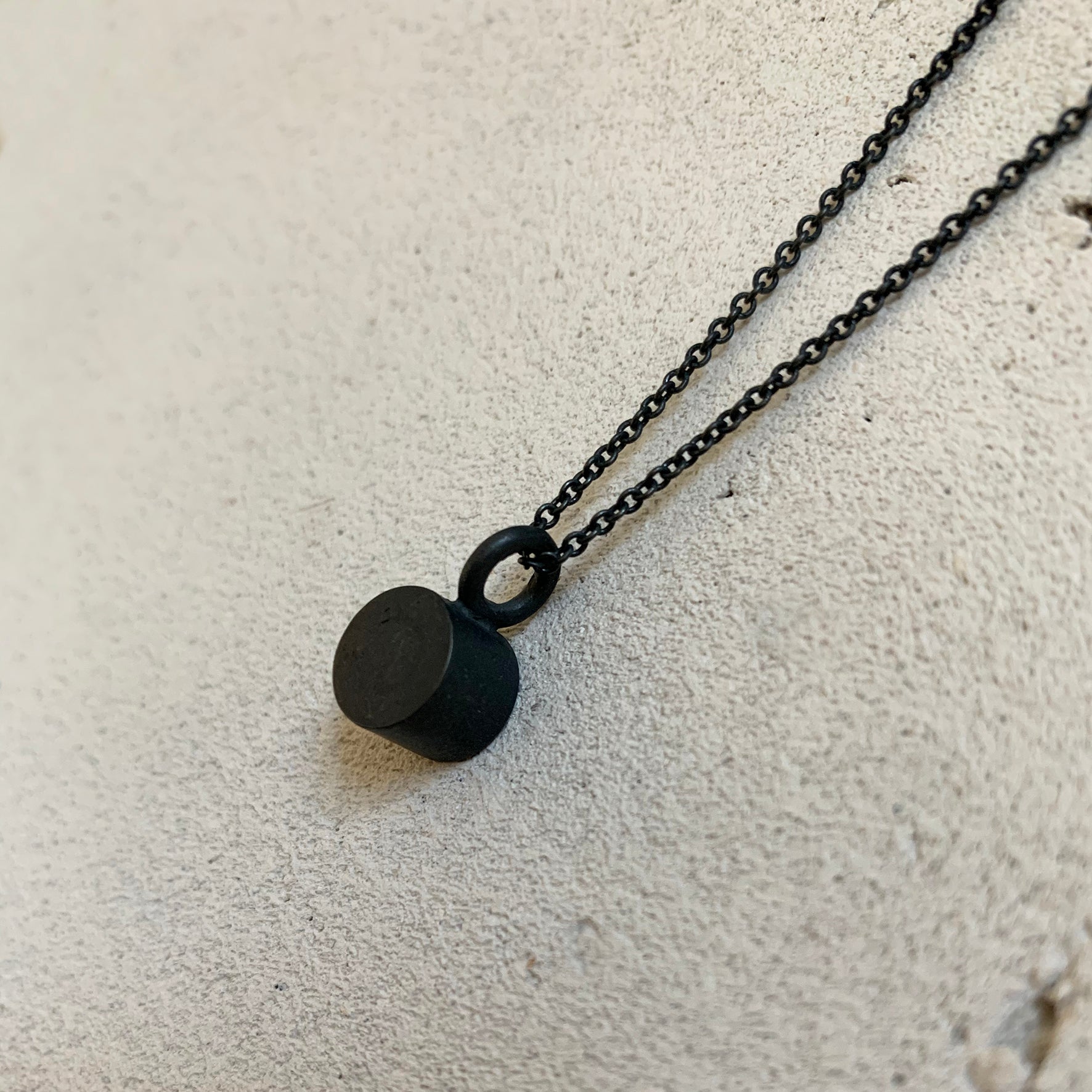 CYLINDER NECKLACE