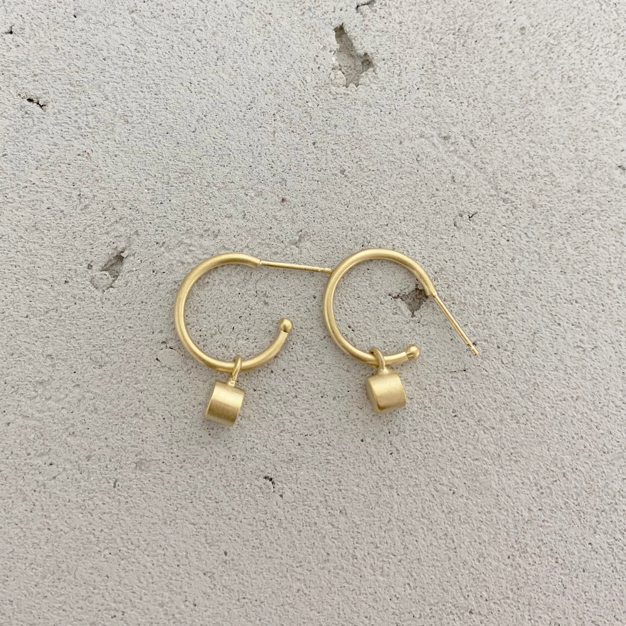 HOOPS w/ HANGING cylinder