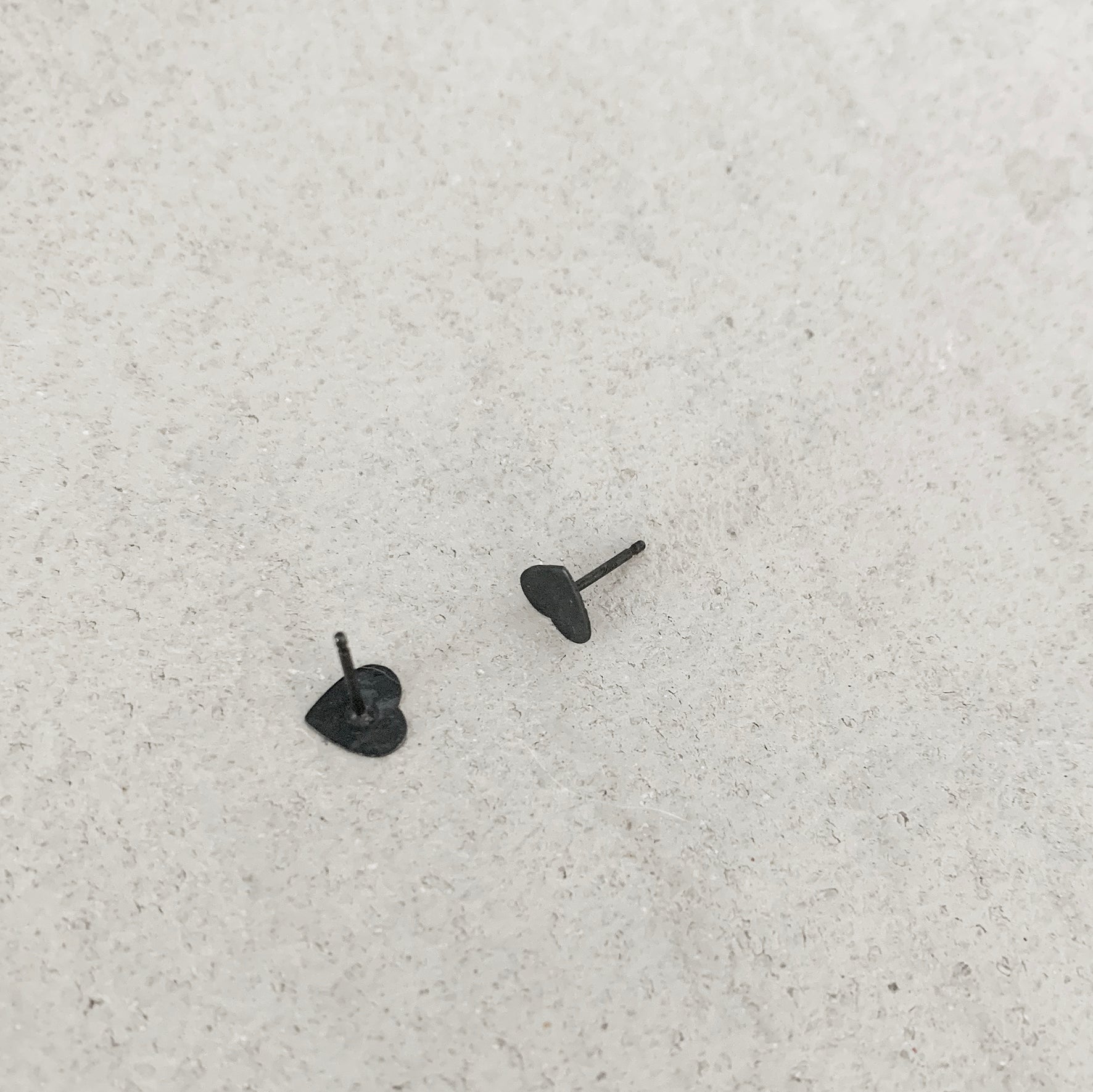 Heart studs oxidized
