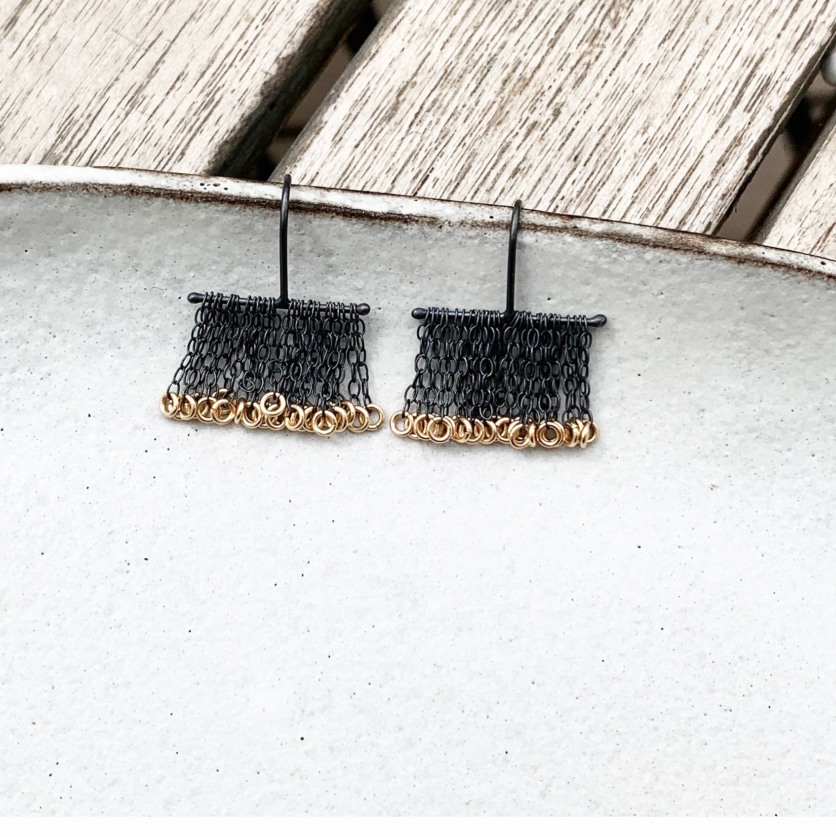 RAINFALL short oxidized earrings
