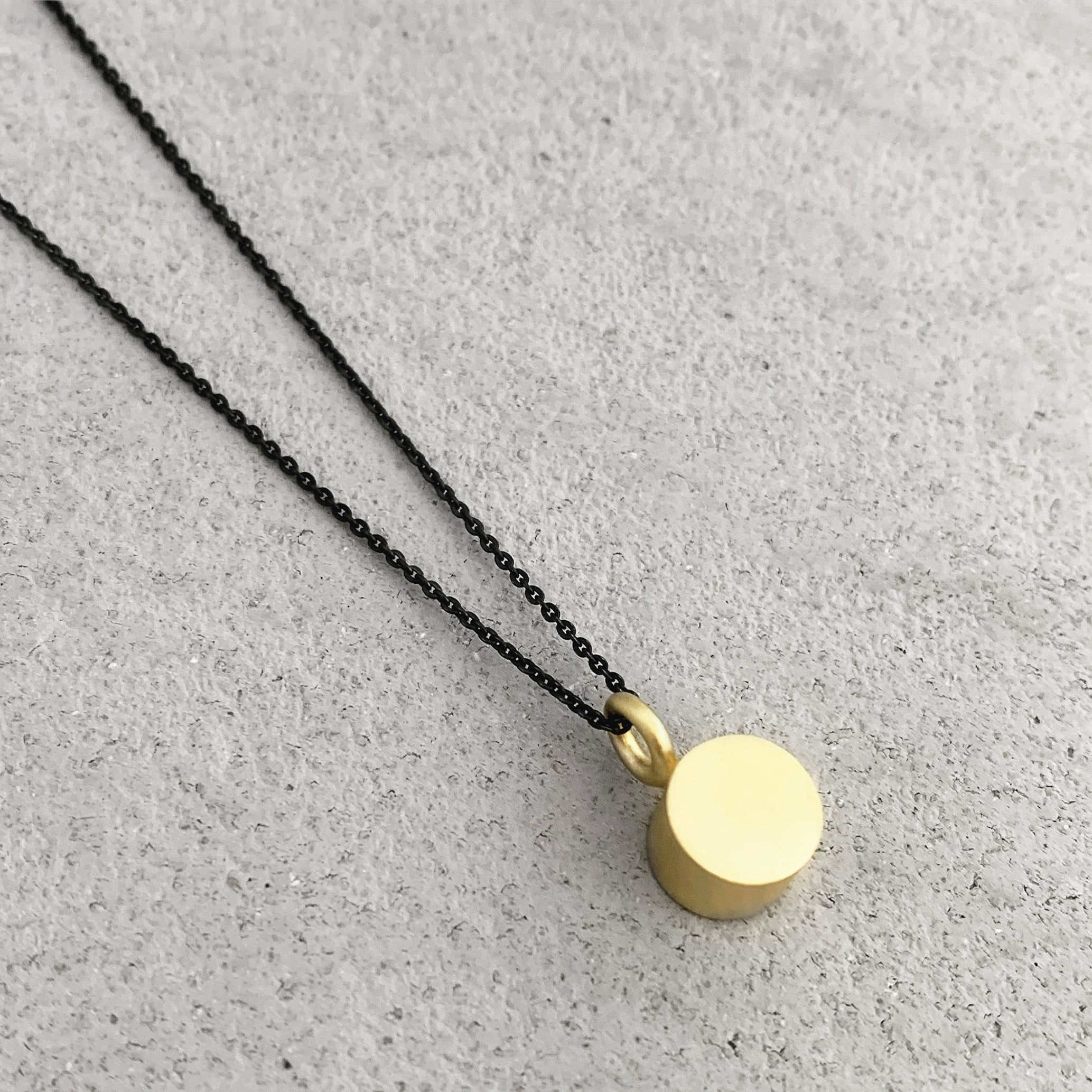 CYLINDER NECKLACE