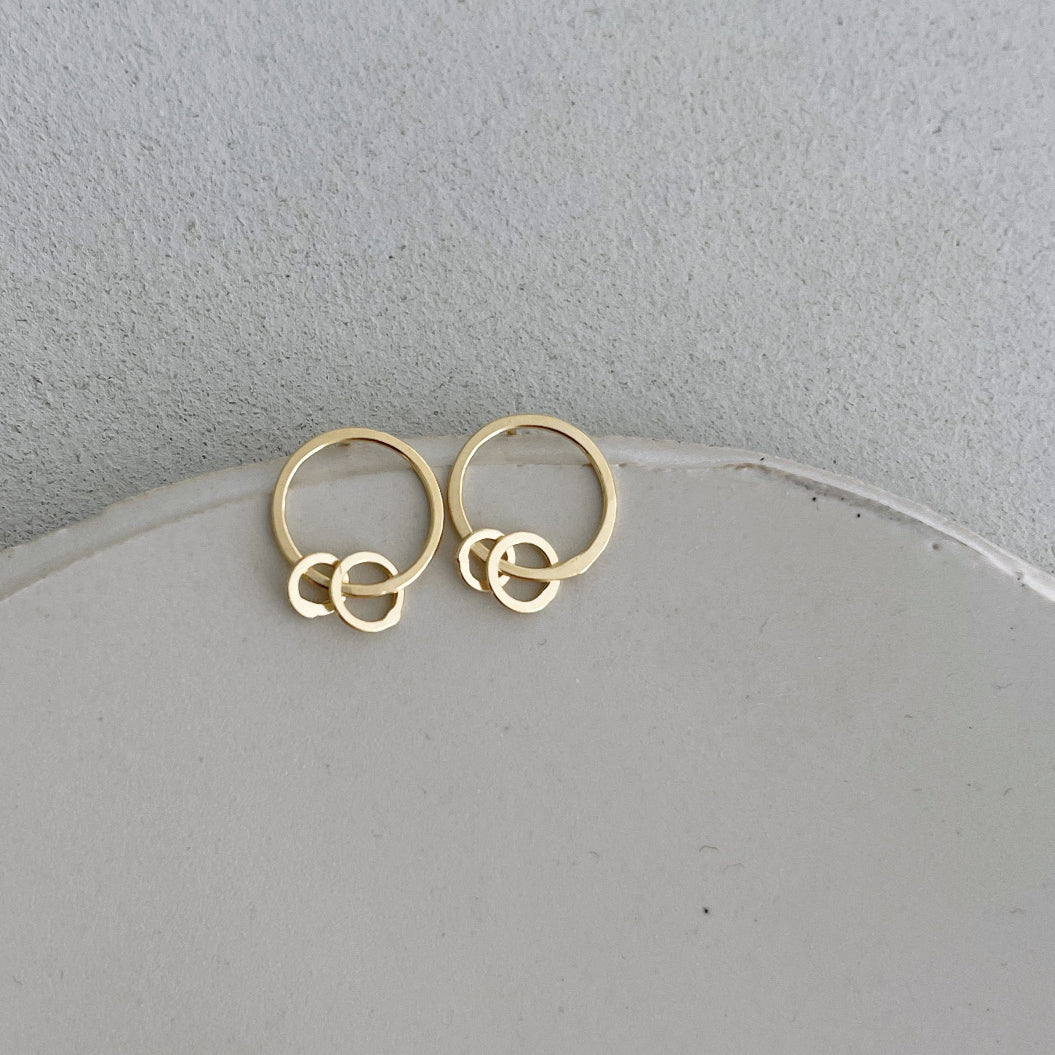 Three pieces circle studs