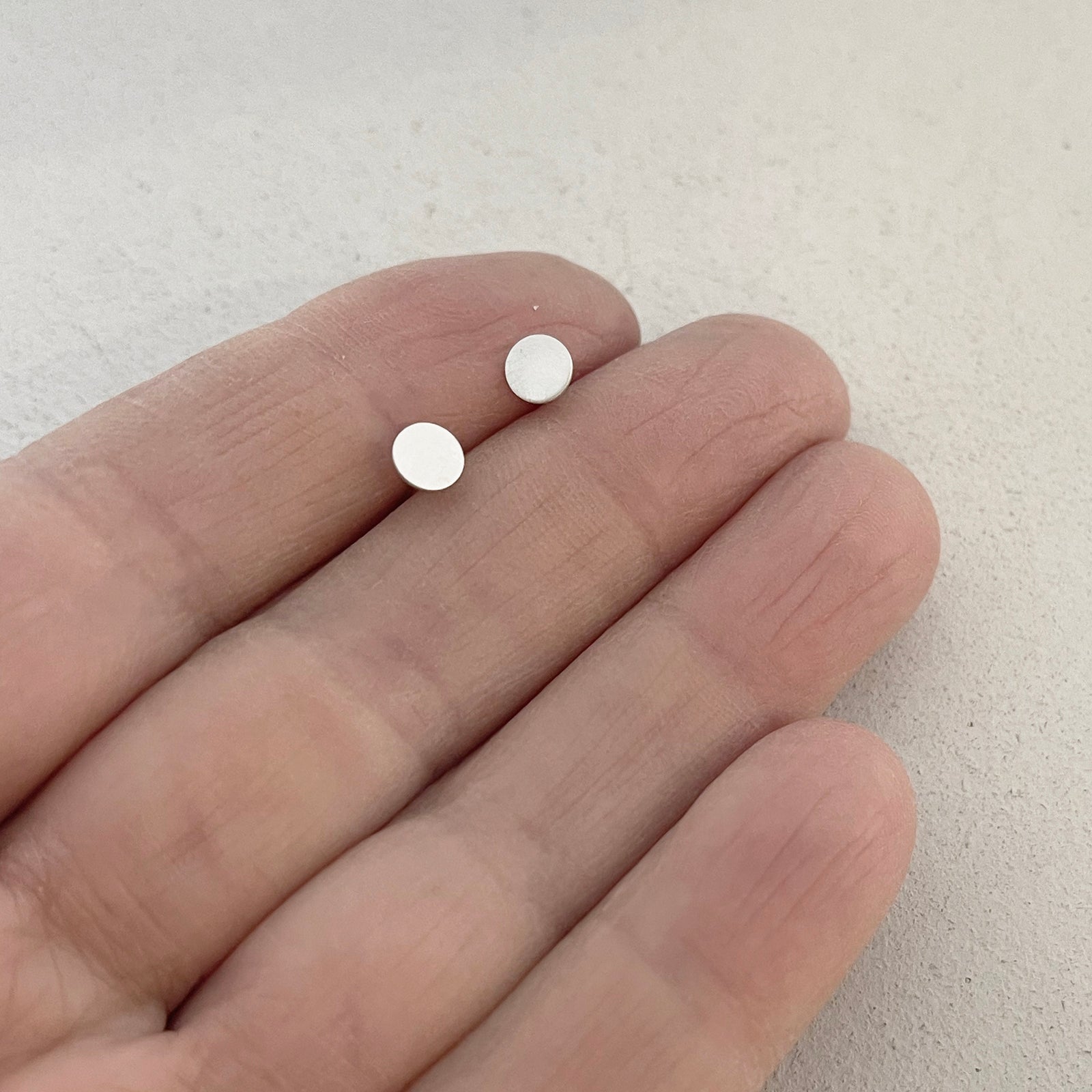 Dot studs