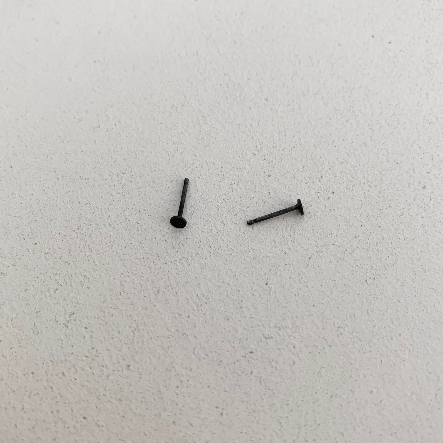 xs dot studs