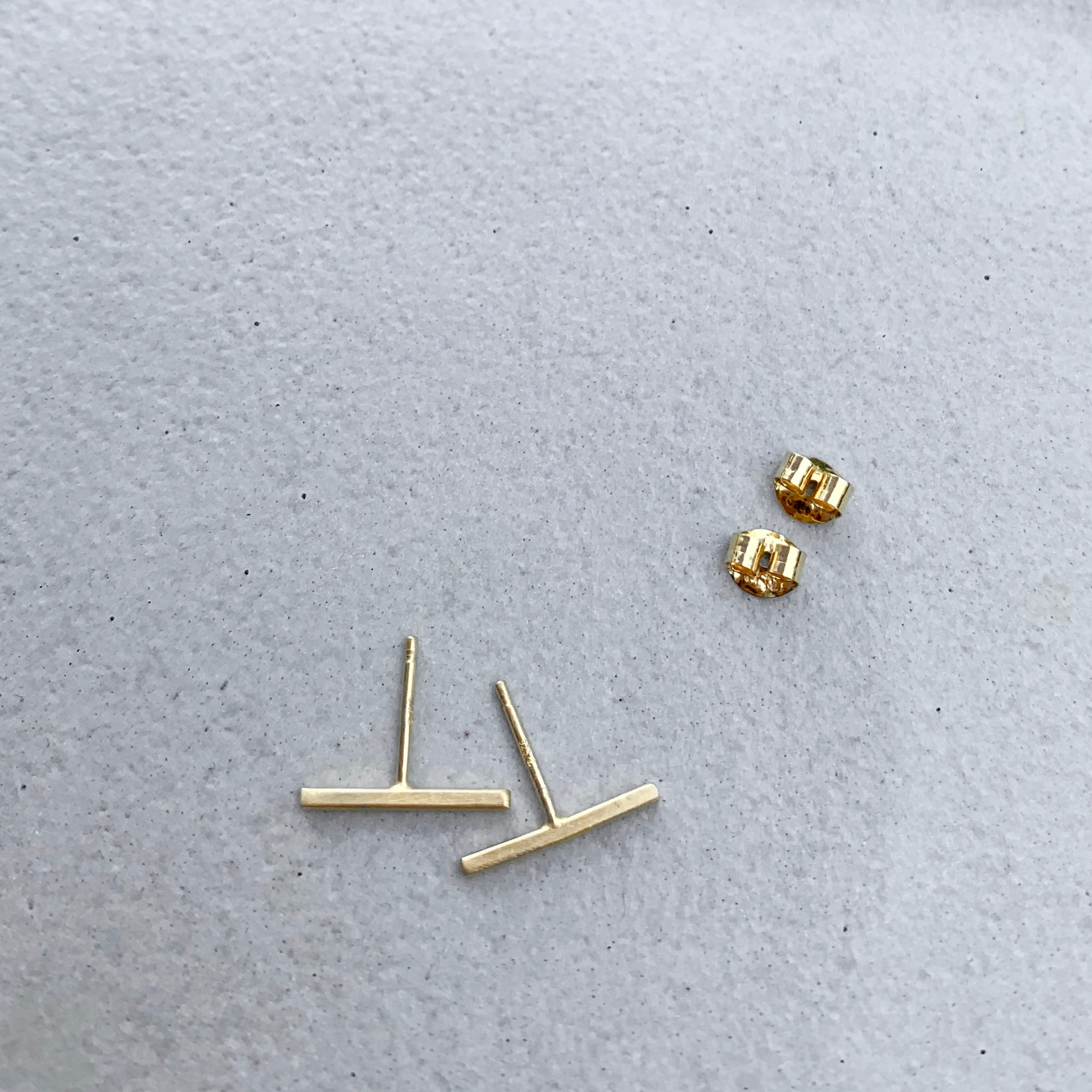 Thin line earrings - small
