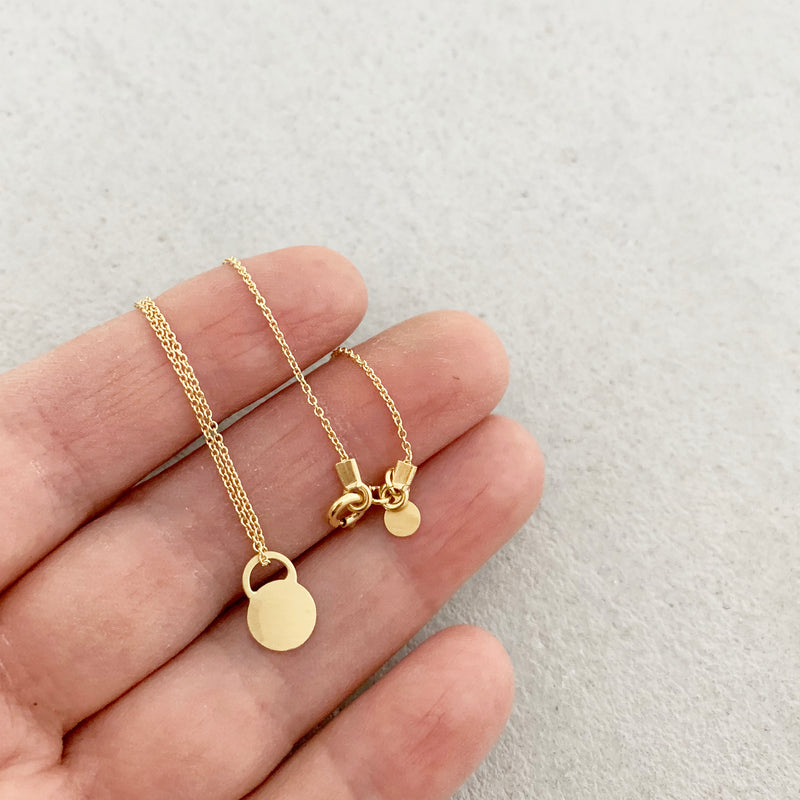 Small Maya tag necklace / שרשרת תגית קטנה זהב