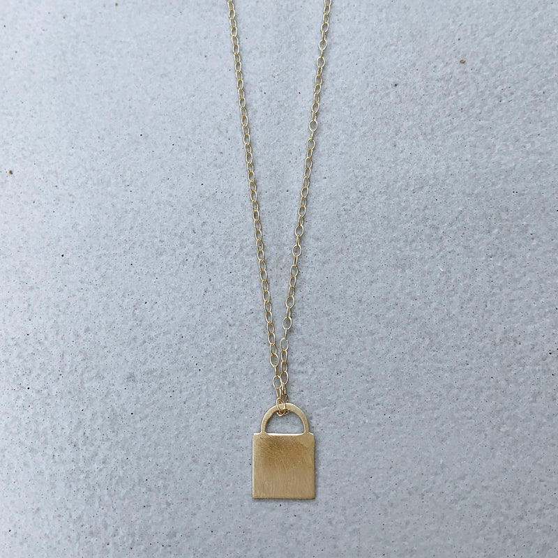 Square tag necklace / תשרשרת תגית מרובע