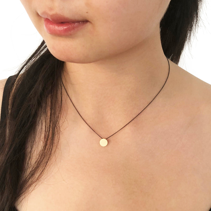 Flat disk necklace /  שרשרת דיסקית זהב